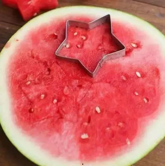 瓜哥吃瓜不吐籽,揭秘娱乐圈那些不为人知的幕后故事