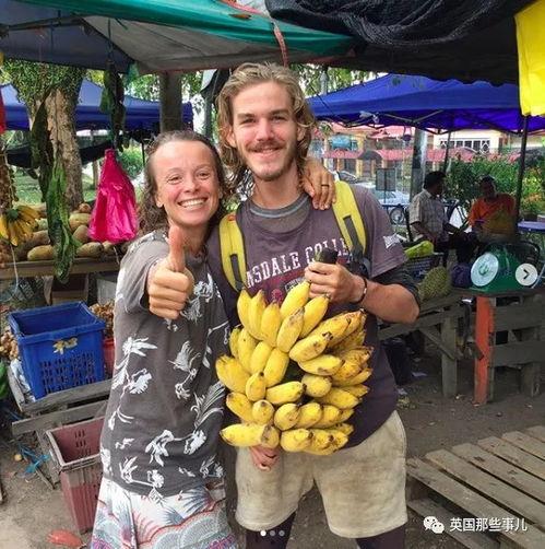 吃瓜楼顶小情侣,楼顶小情侣的甜蜜瓜事  第3张