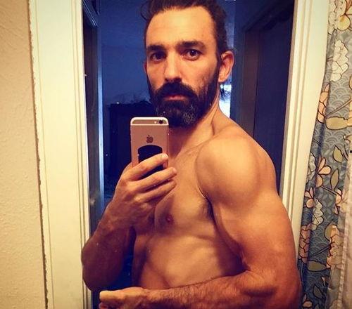 健身达人吃瓜,吃瓜也能健身，营养搭配新主张