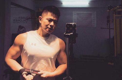 健身达人吃瓜,吃瓜也能健身，营养搭配新主张