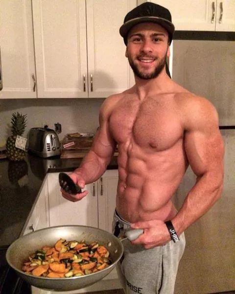 健身达人吃瓜,吃瓜也能健身，营养搭配新主张