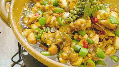 平湖牛蛙吃瓜,平湖牛蛙的夏日瓜果盛宴