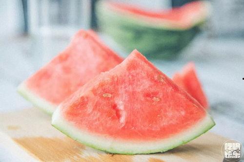 腮红吃瓜测评,吃瓜测评带你领略美妆新风尚  第3张