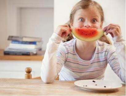 不睡觉吃瓜,揭秘深夜追剧族的独特生活