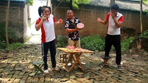 浩浩妈妈吃瓜,揭秘家庭生活中的趣味瞬间