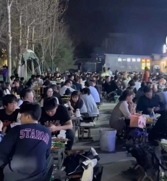 淄博民众在线吃瓜,吃瓜群众如何玩转网络社交新风尚