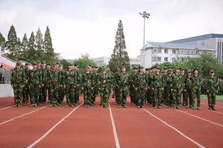 学姐军训吃瓜视频