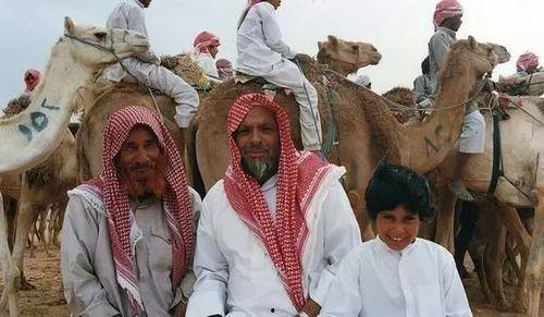 刘大瓜吃骆驼,勇敢尝试骆驼美食之旅