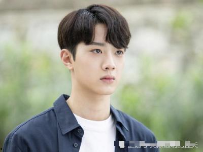 赖冠霖个人吃瓜,揭秘明星背后的真实生活  第3张