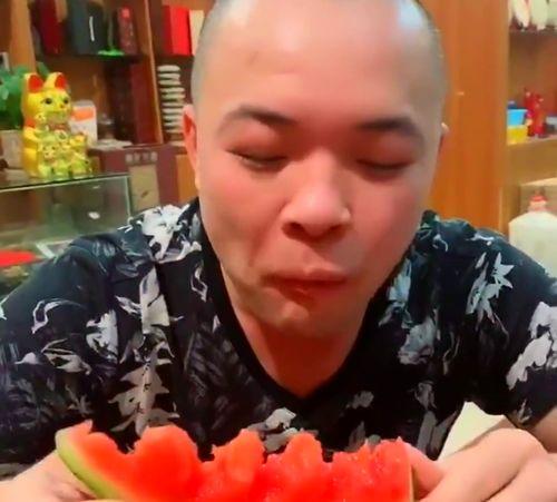 二哥吃瓜,揭秘娱乐圈背后的那些事儿  第2张